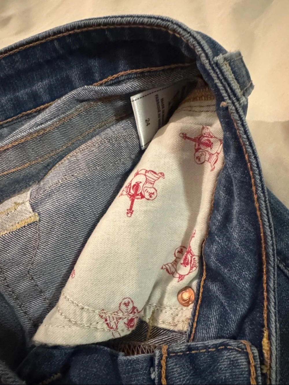 True Religion Women's Medium Blue Skinny Jeans with Signature Pocket Stitching - Picture 5 of 6